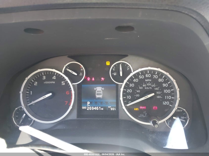 2017 Toyota Tundra VIN 5TFAW5F15HX585077 IAAI salvage auction — RIGHT FRONT, Salvage Title, sold $8,100 on 2026-07-11 (photo 7)