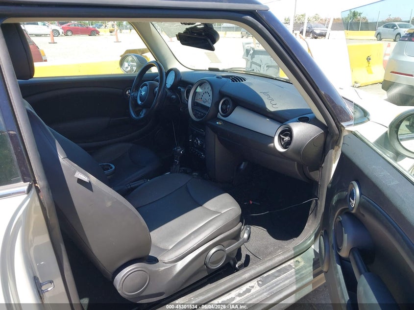 2013 Mini Hard top VIN WMWSU3C57DT549203 IAAI salvage auction — RIGHT FRONT, Salvage Title, sold $750 on 2026-07-09 (photo 5)