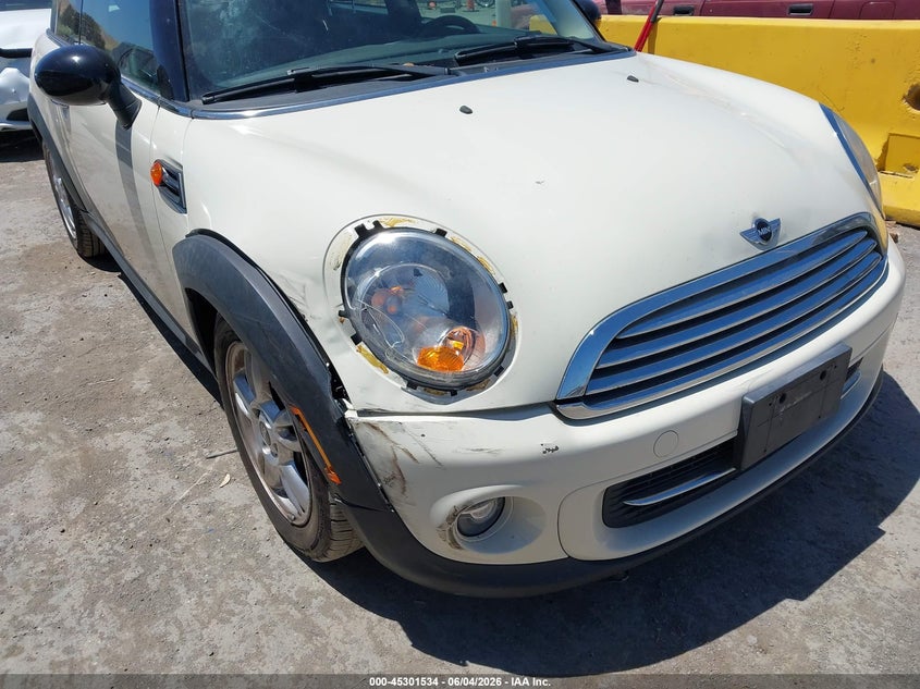 2013 Mini Hard top VIN WMWSU3C57DT549203 IAAI salvage auction — RIGHT FRONT, Salvage Title, sold $750 on 2026-07-09 (photo 6)