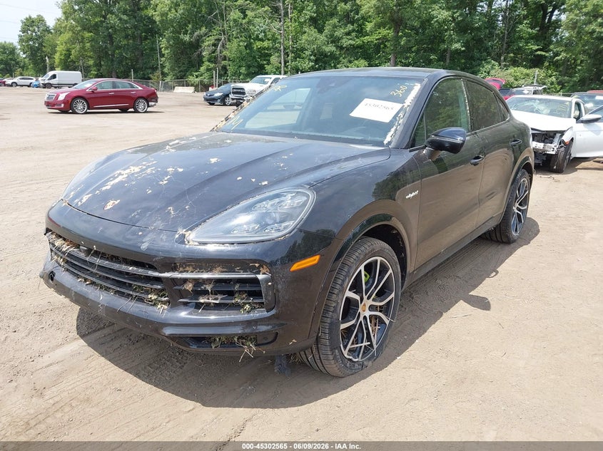 2020 Porsche Cayenne coupe VIN WP1BA2AYXLDA46789 IAAI salvage auction — RIGHT SIDE, Salvage Title, sold $24,200 on 2026-07-20 (photo 2)