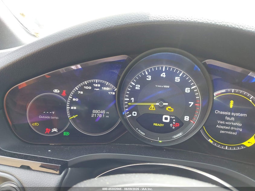 2020 Porsche Cayenne coupe VIN WP1BA2AYXLDA46789 IAAI salvage auction — RIGHT SIDE, Salvage Title, sold $24,200 on 2026-07-20 (photo 7)