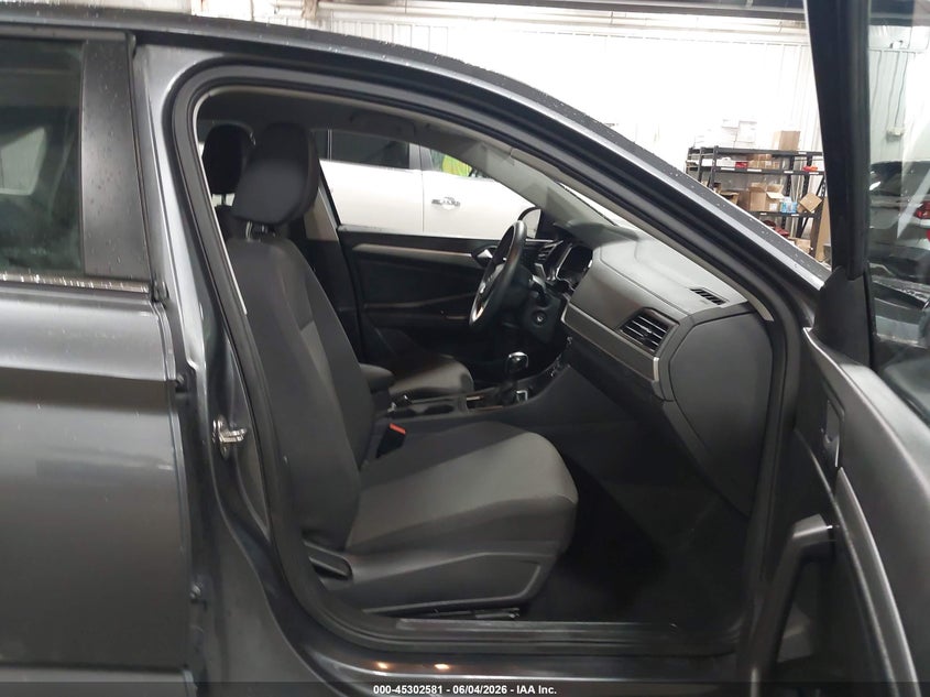 2021 Volkswagen Jetta VIN 3VWC57BU0MM043230 IAAI salvage auction — FRONT END, Salvage Title, sold $4,300 on 2026-07-10 (photo 5)