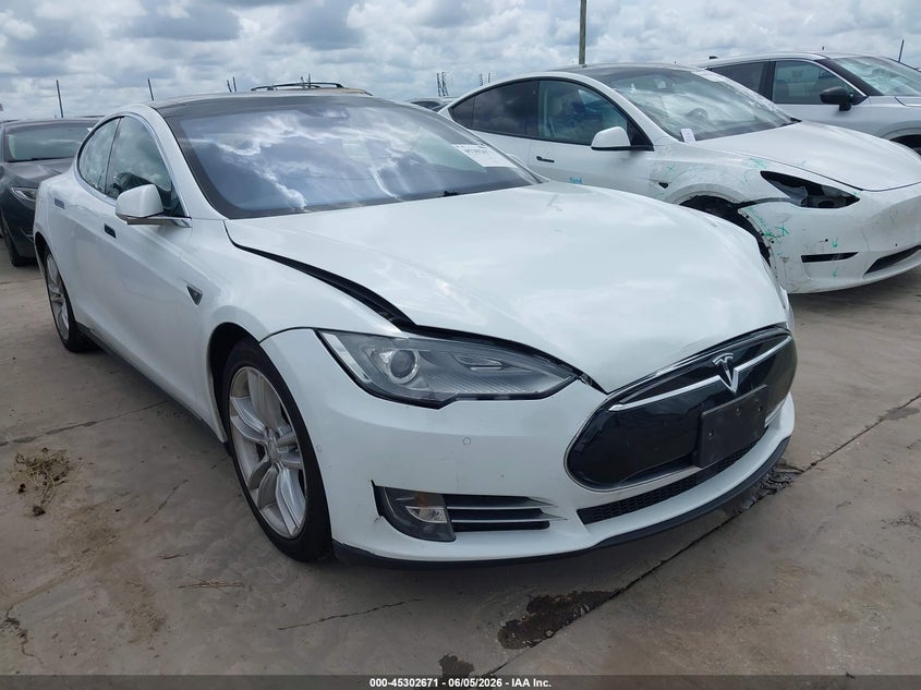 2015 Tesla Model s VIN 5YJSA1E12FF110670 IAAI salvage auction — FRONT END, Salvage Title, sold $4,500 on 2026-07-07 (photo 1)