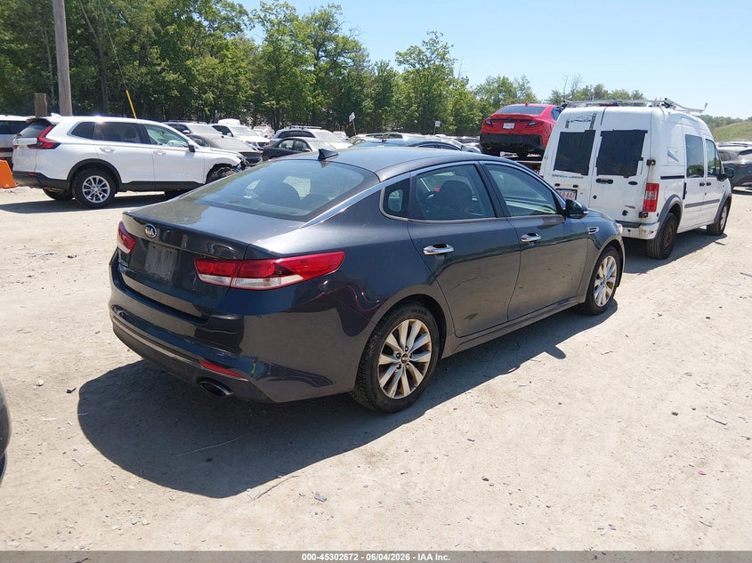 2017 Kia Optima VIN 5XXGT4L34HG156846 IAAI salvage auction — NORMAL WEAR, Original (New Hampshire), sold $425 on 2026-07-08 (photo 4)