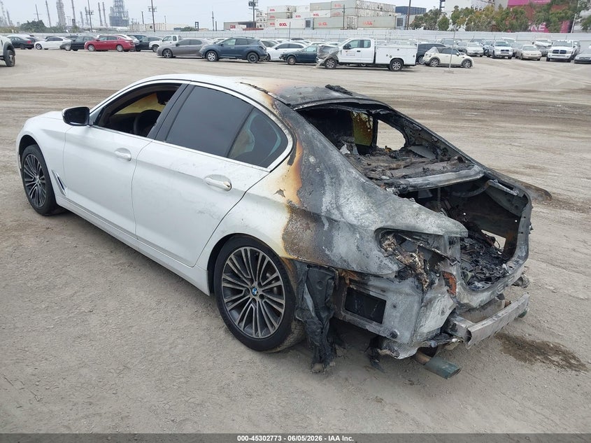 2019 BMW 5er VIN WBAJA5C57KWW31833 IAAI salvage auction — INTERIOR BURN, Salvage (California), sold $525 on 2026-07-29 (photo 3)