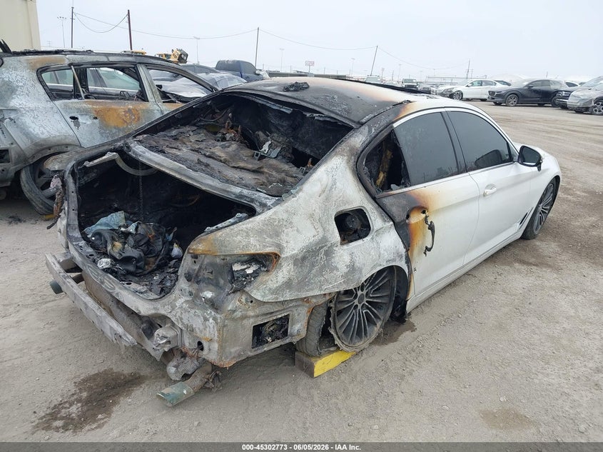 2019 BMW 5er VIN WBAJA5C57KWW31833 IAAI salvage auction — INTERIOR BURN, Salvage (California), sold $525 on 2026-07-29 (photo 4)