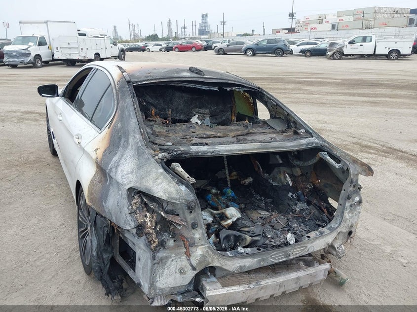 2019 BMW 5er VIN WBAJA5C57KWW31833 IAAI salvage auction — INTERIOR BURN, Salvage (California), sold $525 on 2026-07-29 (photo 6)