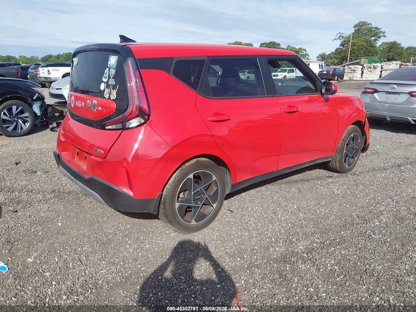 2024 Kia Soul VIN KNDJ33AUXR7231166 IAAI salvage auction — LEFT SIDE, Salvage (South Carolina), sold $4,750 on 2026-07-28 (photo 4)