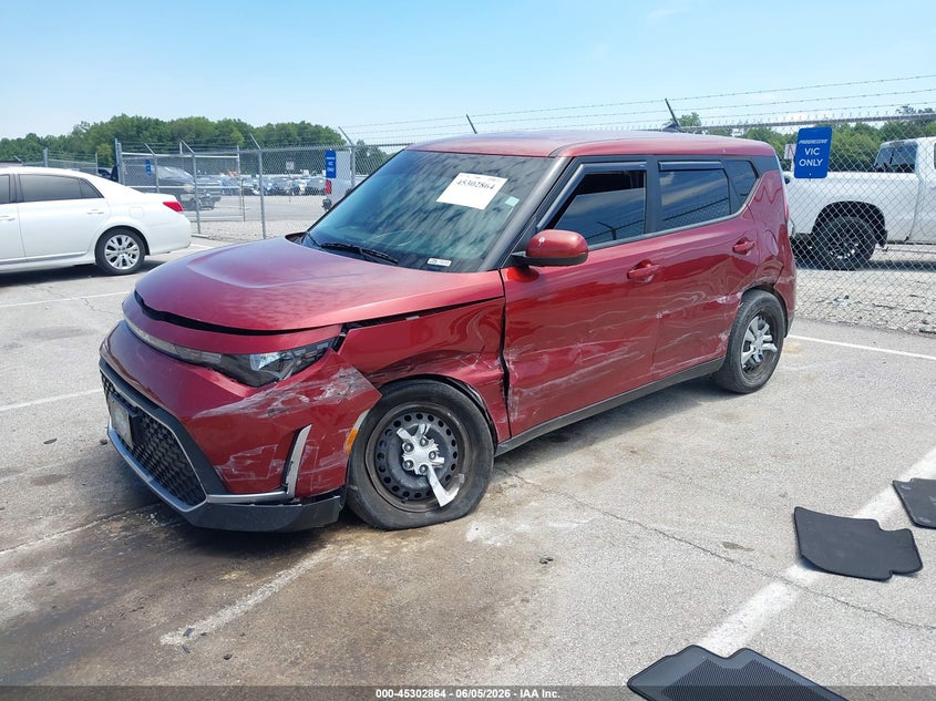 2023 Kia Soul VIN KNDJ23AU5P7188257 IAAI salvage auction — LEFT FRONT, Salvage Title, sold $2,500 on 2026-07-16 (photo 2)