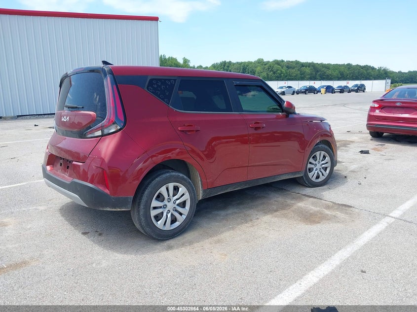 2023 Kia Soul VIN KNDJ23AU5P7188257 IAAI salvage auction — LEFT FRONT, Salvage Title, sold $2,500 on 2026-07-16 (photo 4)