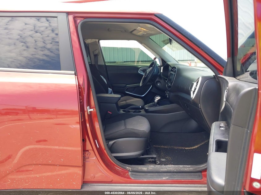 2023 Kia Soul VIN KNDJ23AU5P7188257 IAAI salvage auction — LEFT FRONT, Salvage Title, sold $2,500 on 2026-07-16 (photo 5)