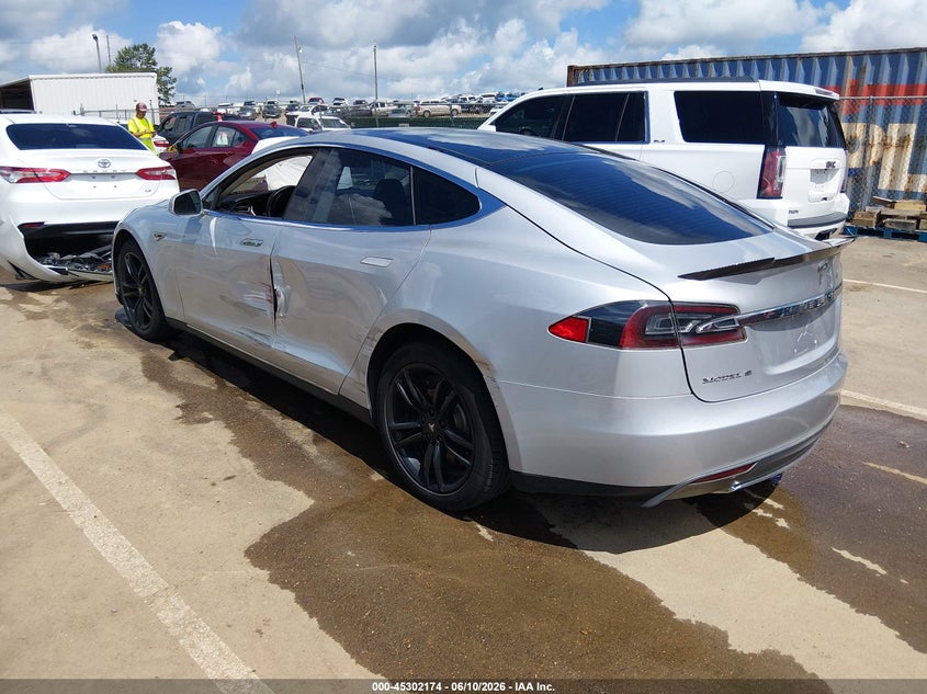 2013 Tesla Model s VIN 5YJSA1CN6DFP18159 IAAI salvage auction — SIDE, Salvage (Mississippi), sold $5,050 on 2026-07-09 (photo 3)