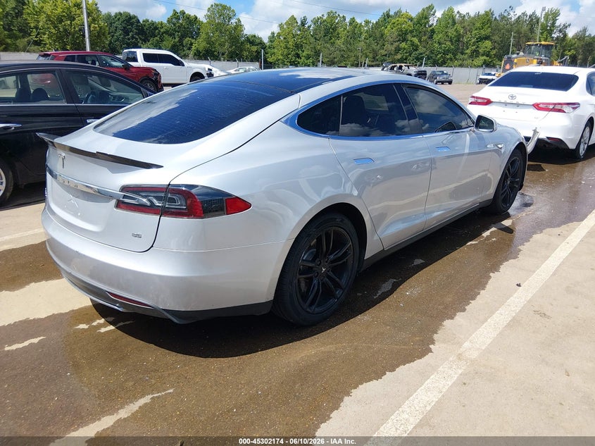 2013 Tesla Model s VIN 5YJSA1CN6DFP18159 IAAI salvage auction — SIDE, Salvage (Mississippi), sold $5,050 on 2026-07-09 (photo 4)