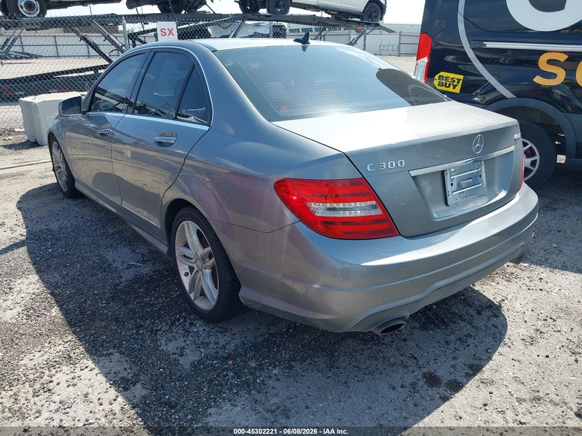 2012 Mercedes-benz C-klasse VIN WDDGF8BB7CR233146 IAAI salvage auction — FRONT END, Clear - Public Restricted (Oklahoma), sold $2,250 on 2026-07-07 (photo 3)