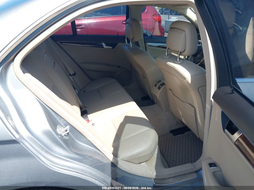 2012 Mercedes-benz C-klasse VIN WDDGF8BB7CR233146 IAAI salvage auction — FRONT END, Clear - Public Restricted (Oklahoma), sold $2,250 on 2026-07-07 (photo 8)