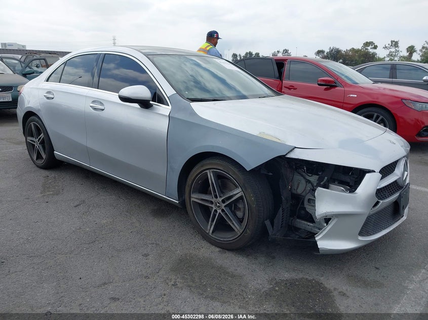 2020 Mercedes-benz A-klasse VIN W1K3G4EB0LJ203579 IAAI salvage auction — FRONT END, Salvage Title, sold $7,500 on 2026-07-23 (photo 1)