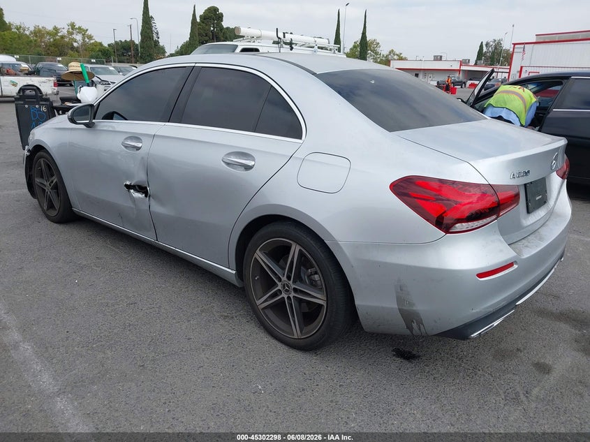 2020 Mercedes-benz A-klasse VIN W1K3G4EB0LJ203579 IAAI salvage auction — FRONT END, Salvage Title, sold $7,500 on 2026-07-23 (photo 3)