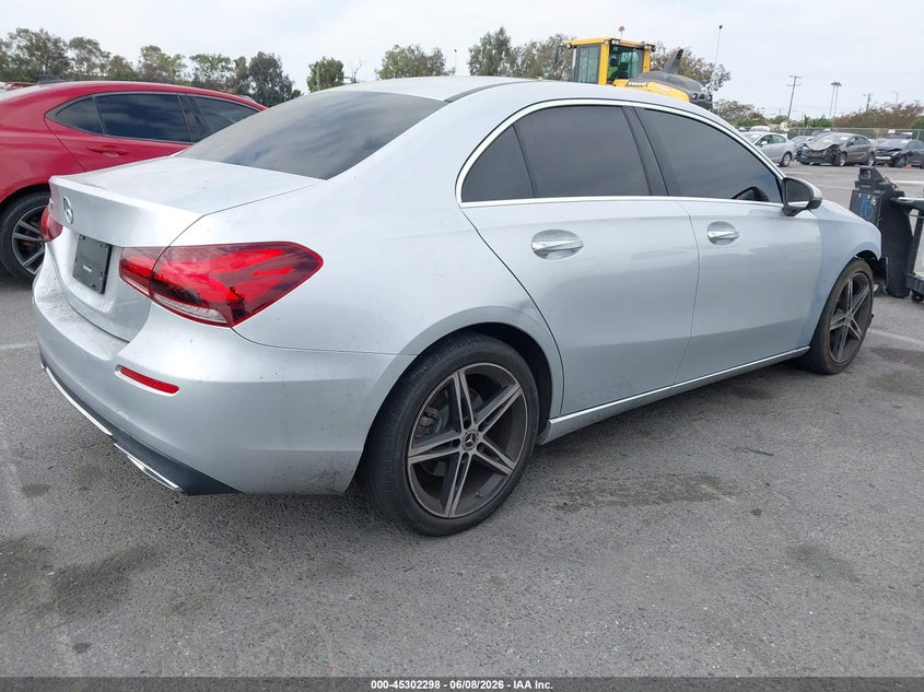 2020 Mercedes-benz A-klasse VIN W1K3G4EB0LJ203579 IAAI salvage auction — FRONT END, Salvage Title, sold $7,500 on 2026-07-23 (photo 4)