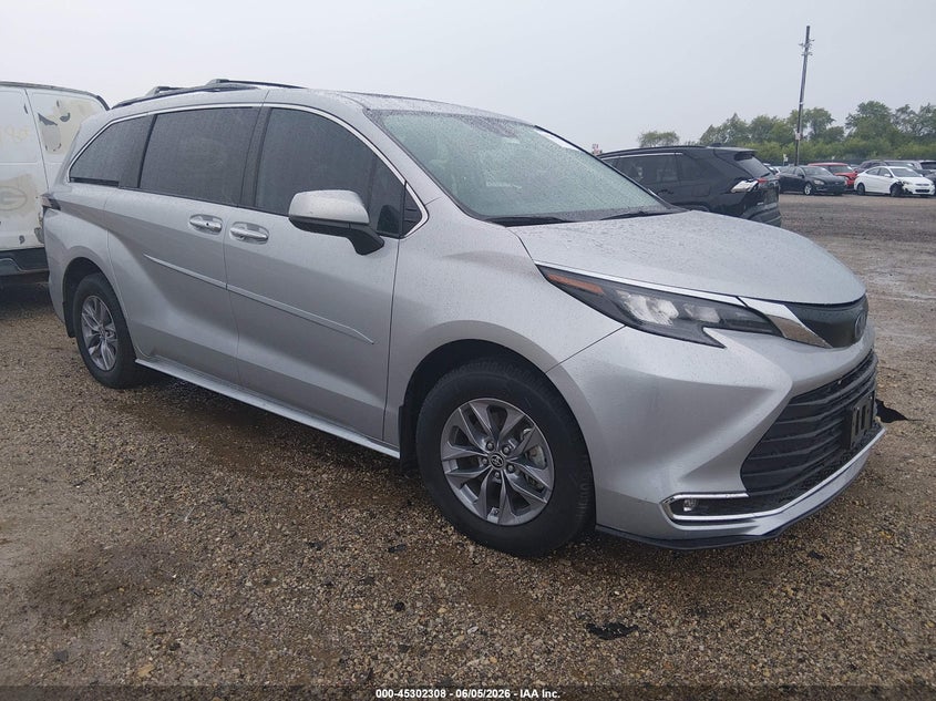2024 Toyota Sienna VIN 5TDYSKFCXRS121557 IAAI salvage auction — LEFT FRONT, Salvage Title, sold $22,250 on 2026-07-08 (photo 1)