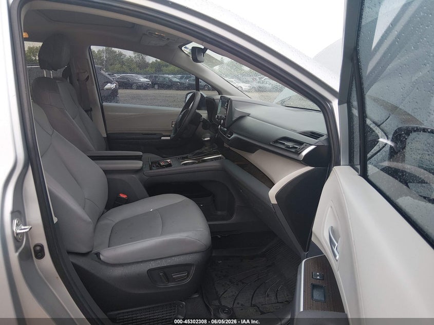 2024 Toyota Sienna VIN 5TDYSKFCXRS121557 IAAI salvage auction — LEFT FRONT, Salvage Title, sold $22,250 on 2026-07-08 (photo 5)