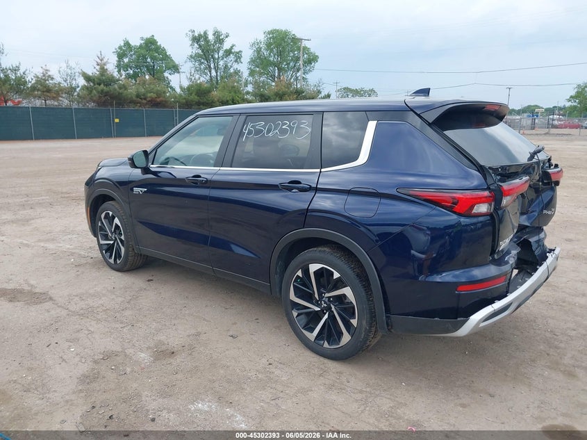 2025 Mitsubishi Outlander VIN JA4T5VA99SZ010415 IAAI salvage auction — REAR END, Salvage Title, sold $11,900 on 2026-07-31 (photo 3)