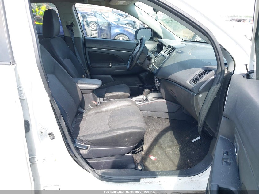 2019 Mitsubishi Outlander VIN JA4AR3AU4KU024661 IAAI salvage auction — RIGHT SIDE, Salvage (Illinois), sold $1,050 on 2026-07-28 (photo 5)