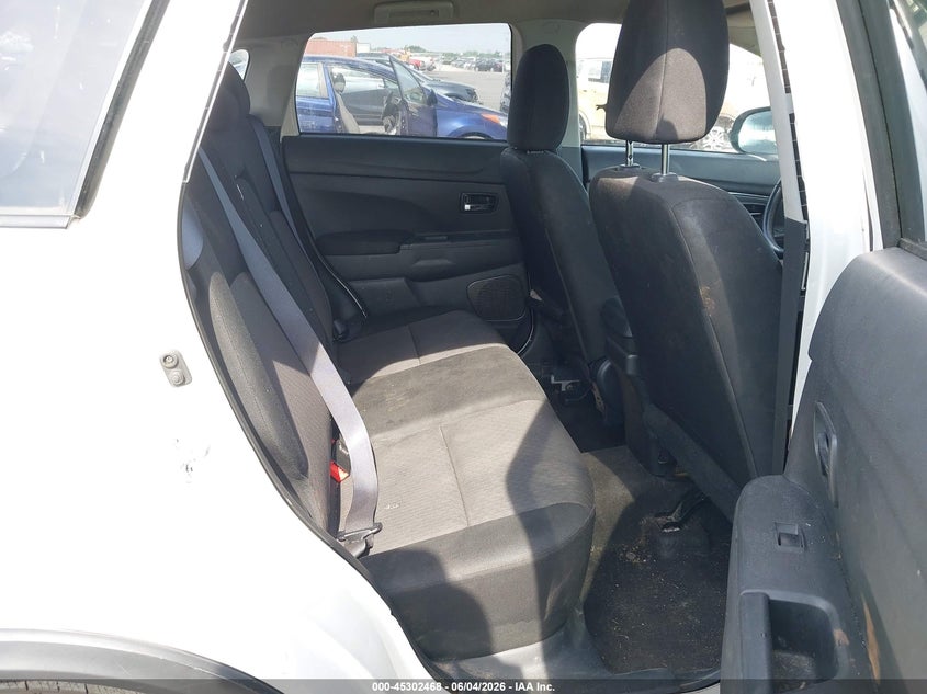 2019 Mitsubishi Outlander VIN JA4AR3AU4KU024661 IAAI salvage auction — RIGHT SIDE, Salvage (Illinois), sold $1,050 on 2026-07-28 (photo 8)