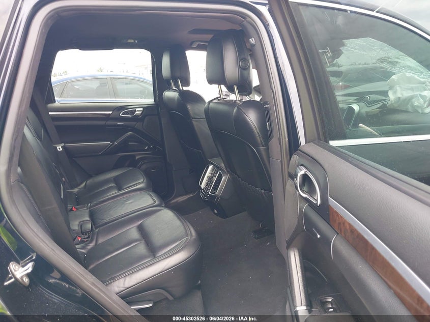 2016 Porsche Cayenne VIN WP1AA2A20GLA09771 IAAI salvage auction — FRONT END, Rebuildable (Florida), sold $675 on 2026-07-30 (photo 8)