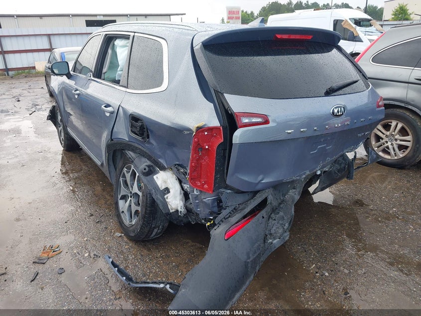 2020 Kia Telluride VIN 5XYP34HC8LG076821 IAAI salvage auction — FRONT & REAR, Salvage Title, sold $1,600 on 2026-07-15 (photo 3)