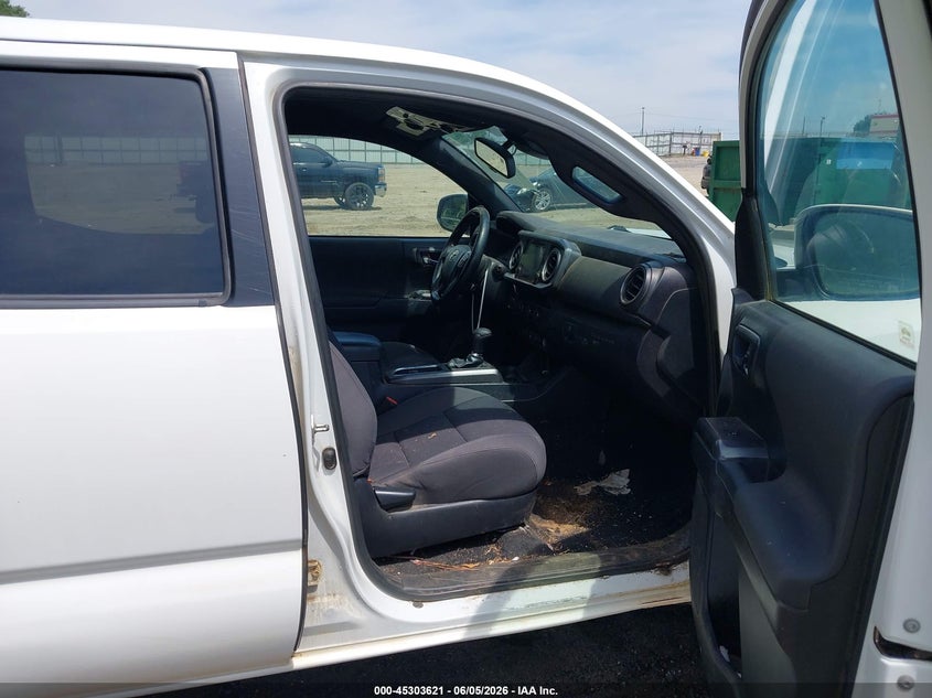 2018 Toyota Tacoma VIN 5TFCZ5AN2JX133328 IAAI salvage auction — LEFT FRONT, Salvage Title, sold $9,250 on 2026-07-16 (photo 5)