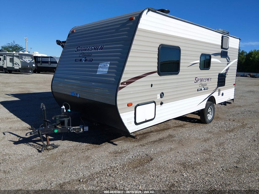 2019 Kz Sportsmen VIN 4EZTK2019K4042155 IAAI salvage auction — HAIL, Regular Certificate (Iowa), sold $2,750 on 2026-07-21 (photo 2)