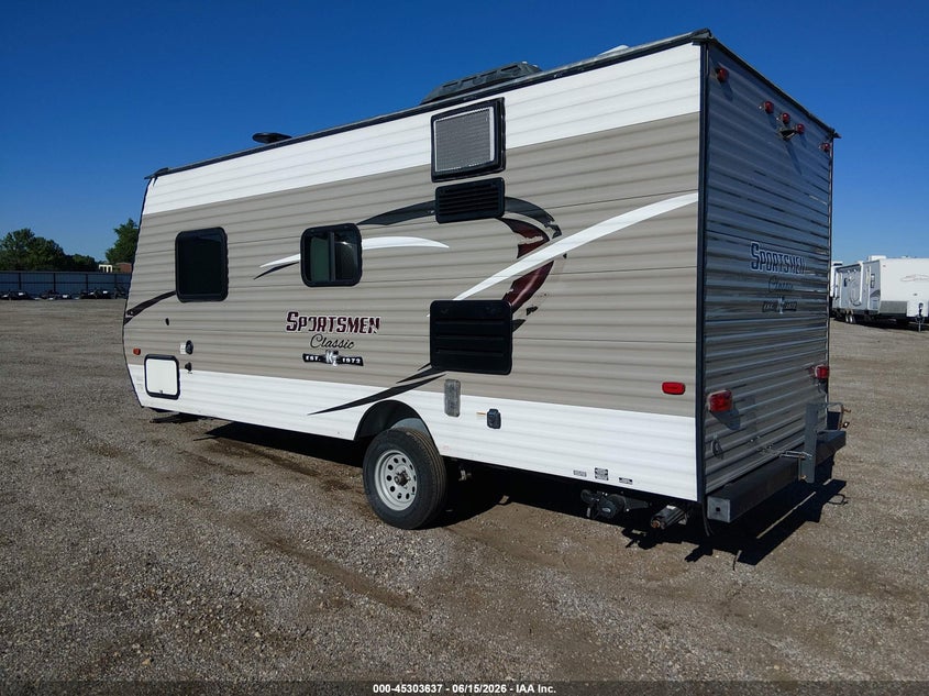 2019 Kz Sportsmen VIN 4EZTK2019K4042155 IAAI salvage auction — HAIL, Regular Certificate (Iowa), sold $2,750 on 2026-07-21 (photo 3)