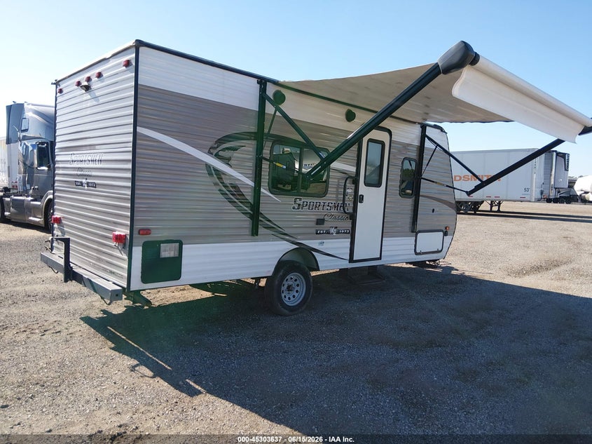 2019 Kz Sportsmen VIN 4EZTK2019K4042155 IAAI salvage auction — HAIL, Regular Certificate (Iowa), sold $2,750 on 2026-07-21 (photo 4)