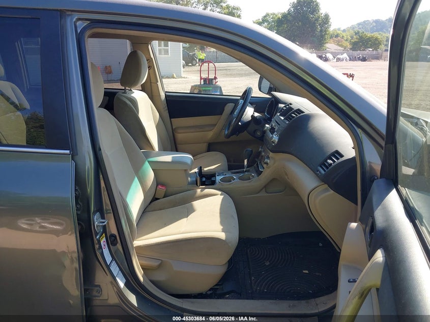 2012 Toyota Highlander VIN 5TDBK3EH0CS097589 IAAI salvage auction — NORMAL WEAR, Salvage Title, sold $2,150 on 2026-07-13 (photo 5)