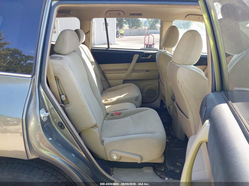 2012 Toyota Highlander VIN 5TDBK3EH0CS097589 IAAI salvage auction — NORMAL WEAR, Salvage Title, sold $2,150 on 2026-07-13 (photo 8)