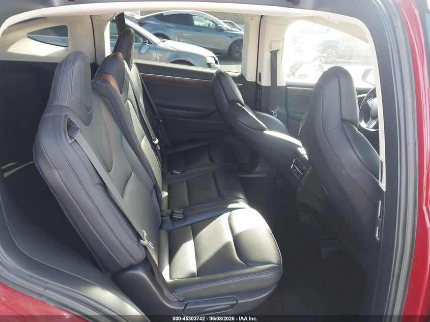 2017 Tesla Model x VIN 5YJXCDE25HF077788 IAAI salvage auction — RIGHT FRONT, Salvage Title, sold $9,100 on 2026-07-06 (photo 8)