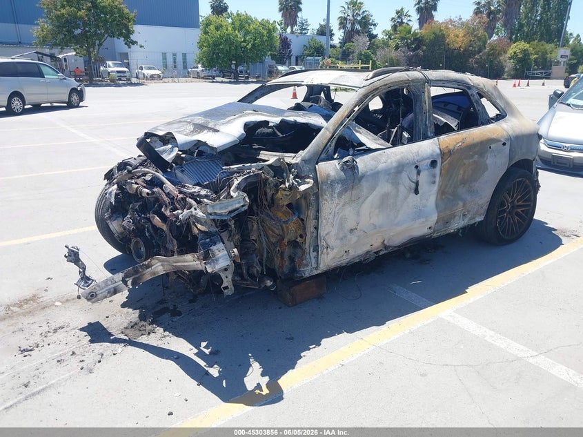 2025 Porsche Macan VIN WP1AF2A51SLB51745 IAAI salvage auction — TOTAL BURN, Salvage Title, sold $325 on 2026-07-20 (photo 2)