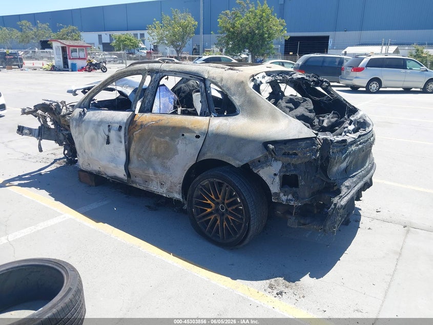 2025 Porsche Macan VIN WP1AF2A51SLB51745 IAAI salvage auction — TOTAL BURN, Salvage Title, sold $325 on 2026-07-20 (photo 3)