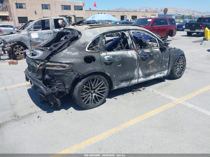 2025 Porsche Macan VIN WP1AF2A51SLB51745 IAAI salvage auction — TOTAL BURN, Salvage Title, sold $325 on 2026-07-20 (photo 4)