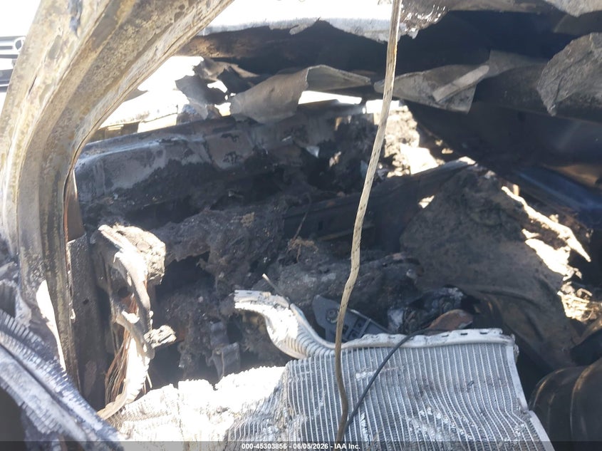 2025 Porsche Macan VIN WP1AF2A51SLB51745 IAAI salvage auction — TOTAL BURN, Salvage Title, sold $325 on 2026-07-20 (photo 7)