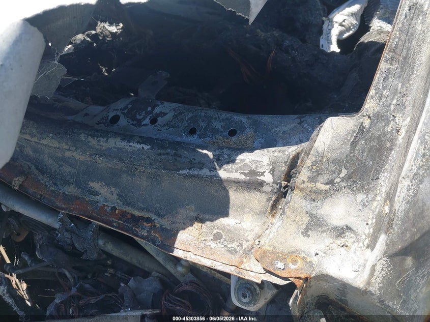 2025 Porsche Macan VIN WP1AF2A51SLB51745 IAAI salvage auction — TOTAL BURN, Salvage Title, sold $325 on 2026-07-20 (photo 9)