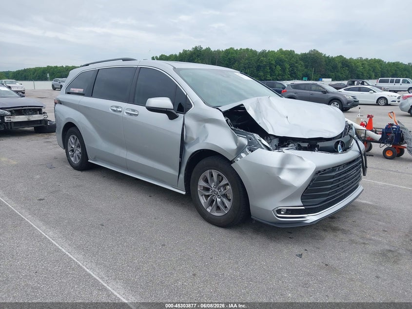 2022 Toyota Sienna VIN 5TDJRKEC2NS104910 — IAAI salvage auction photo