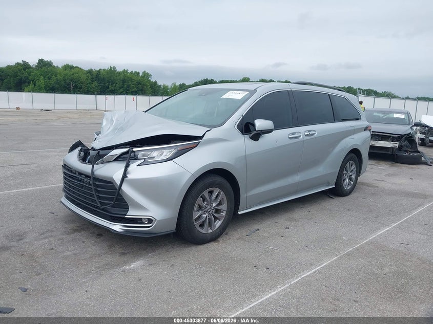 2022 Toyota Sienna VIN 5TDJRKEC2NS104910 IAAI salvage auction — FRONT END, Salvage (Indiana), sold $18,350 on 2026-07-30 (photo 2)