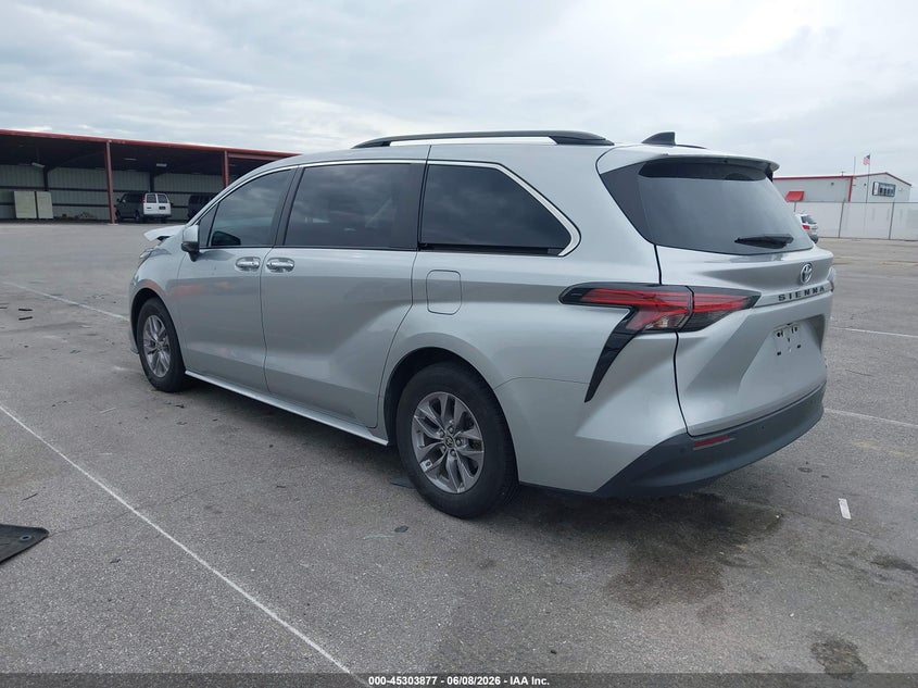 2022 Toyota Sienna VIN 5TDJRKEC2NS104910 IAAI salvage auction — FRONT END, Salvage (Indiana), sold $18,350 on 2026-07-30 (photo 3)