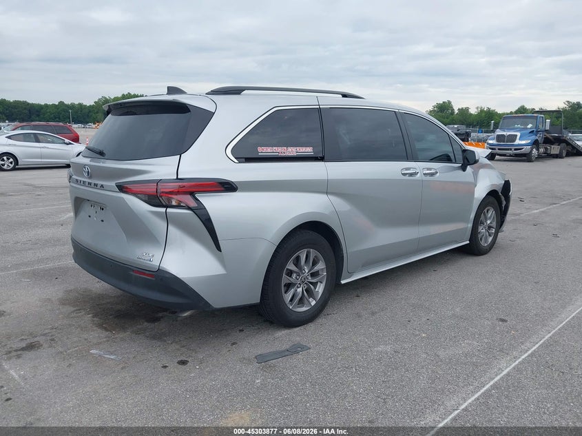 2022 Toyota Sienna VIN 5TDJRKEC2NS104910 IAAI salvage auction — FRONT END, Salvage (Indiana), sold $18,350 on 2026-07-30 (photo 4)