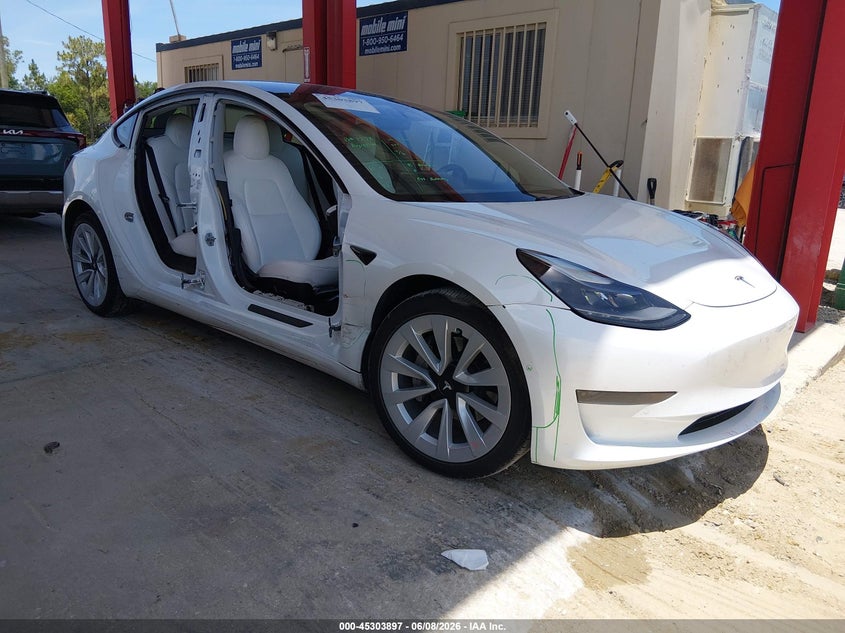 2021 Tesla Model 3 VIN 5YJ3E1EA8MF987704 IAAI salvage auction — RIGHT SIDE, Salvage Title, sold $4,900 on 2026-07-16 (photo 1)