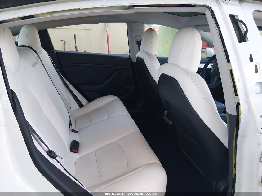 2021 Tesla Model 3 VIN 5YJ3E1EA8MF987704 IAAI salvage auction — RIGHT SIDE, Salvage Title, sold $4,900 on 2026-07-16 (photo 8)