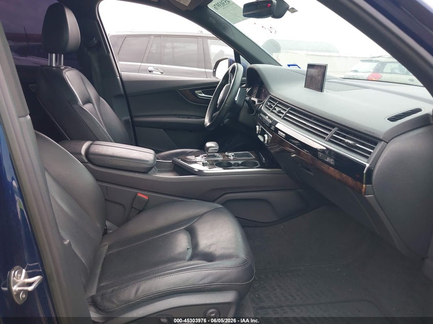 2019 Audi Q7 VIN WA1VAAF74KD038835 IAAI salvage auction — FRONT & REAR, Salvage (Texas), sold $2,050 on 2026-07-29 (photo 5)
