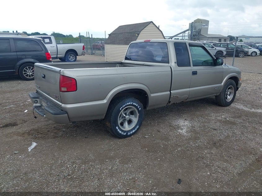 1999 Chevrolet S-10 VIN 1GCCS1948XK159463 IAAI salvage auction — NORMAL WEAR, Clear (Illinois), sold $300 on 2026-07-08 (photo 4)