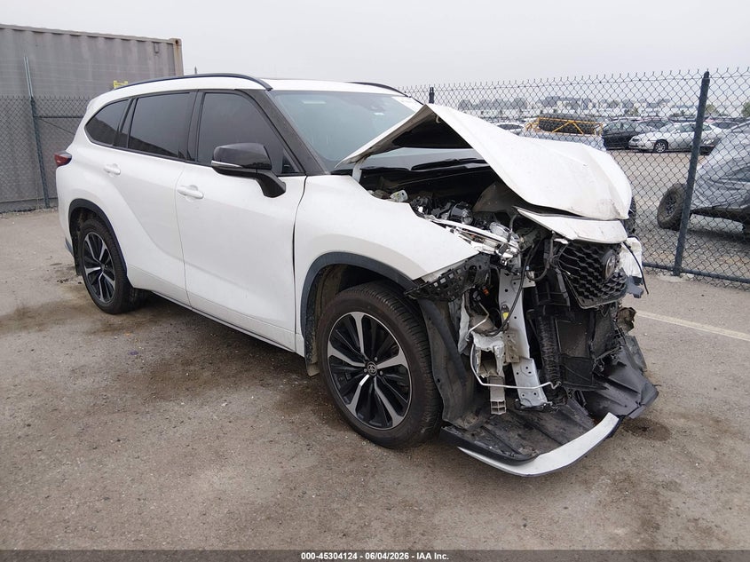 2021 Toyota Highlander VIN 5TDJZRAH4MS053936 IAAI salvage auction — FRONT END, Salvage (California), sold $9,675 on 2026-07-29 (photo 1)